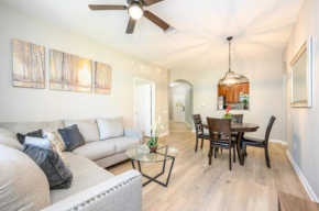 Vista Cay Deluxe Condo, Near The Parks! - 3002